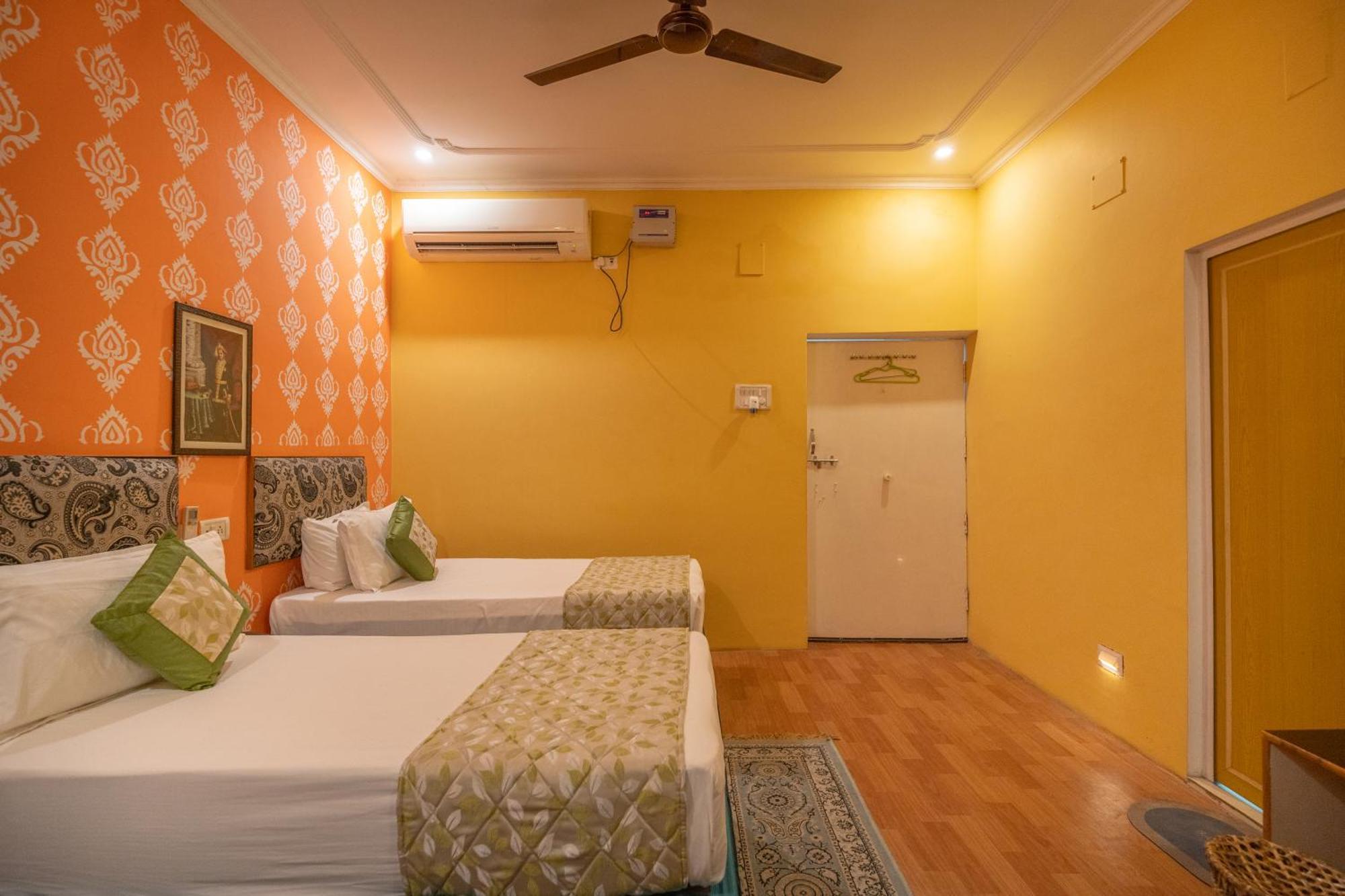 Tara Guest House Varanasi Exteriör bild