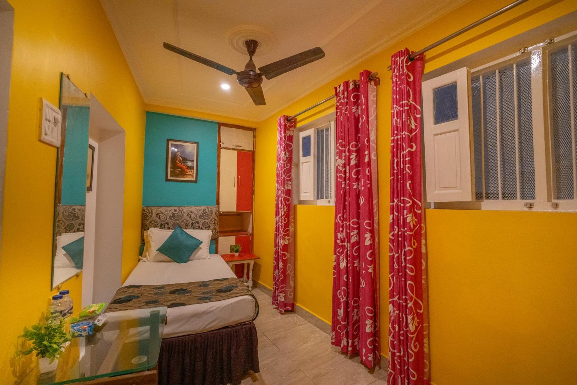 Tara Guest House Varanasi Exteriör bild