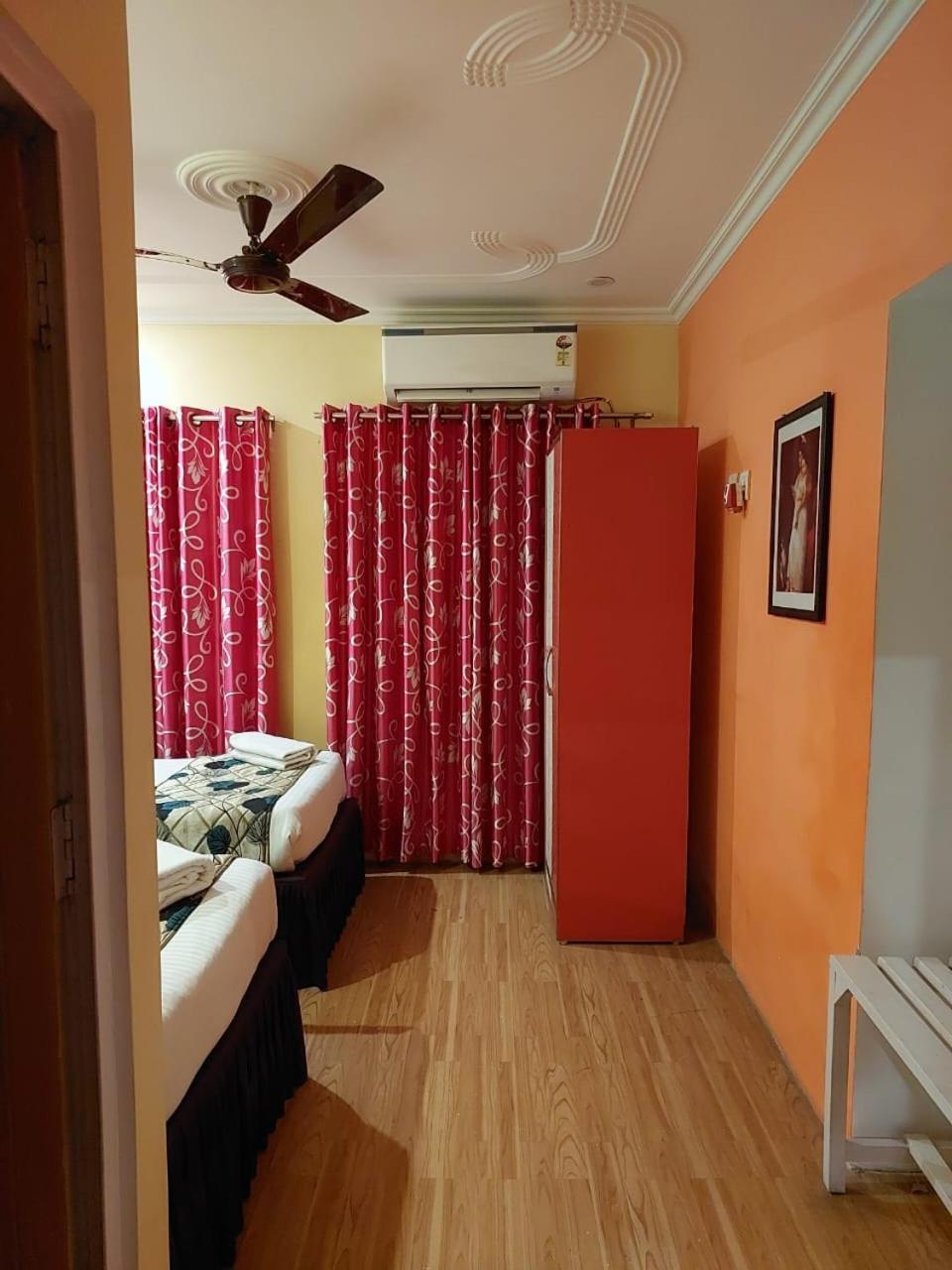 Tara Guest House Varanasi Exteriör bild