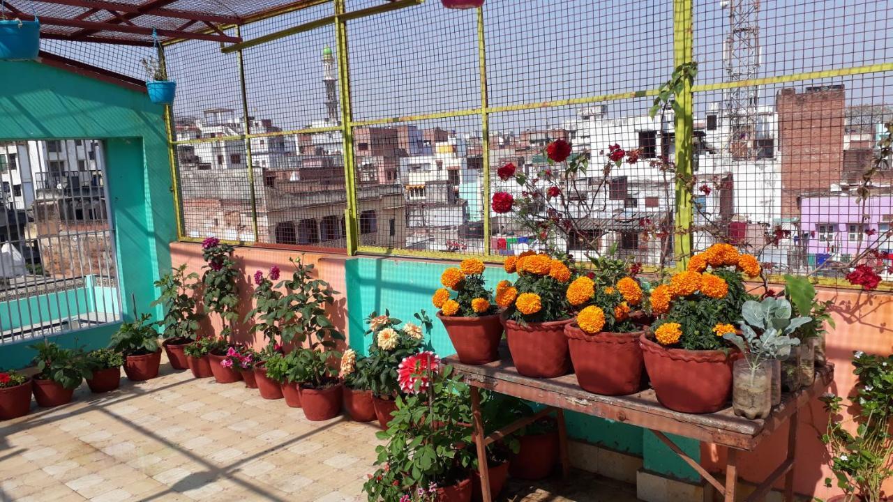Tara Guest House Varanasi Exteriör bild